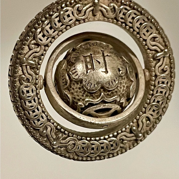 Buddhist Prayer Wheel Double Spinner Pendant - Picture 3 of 8